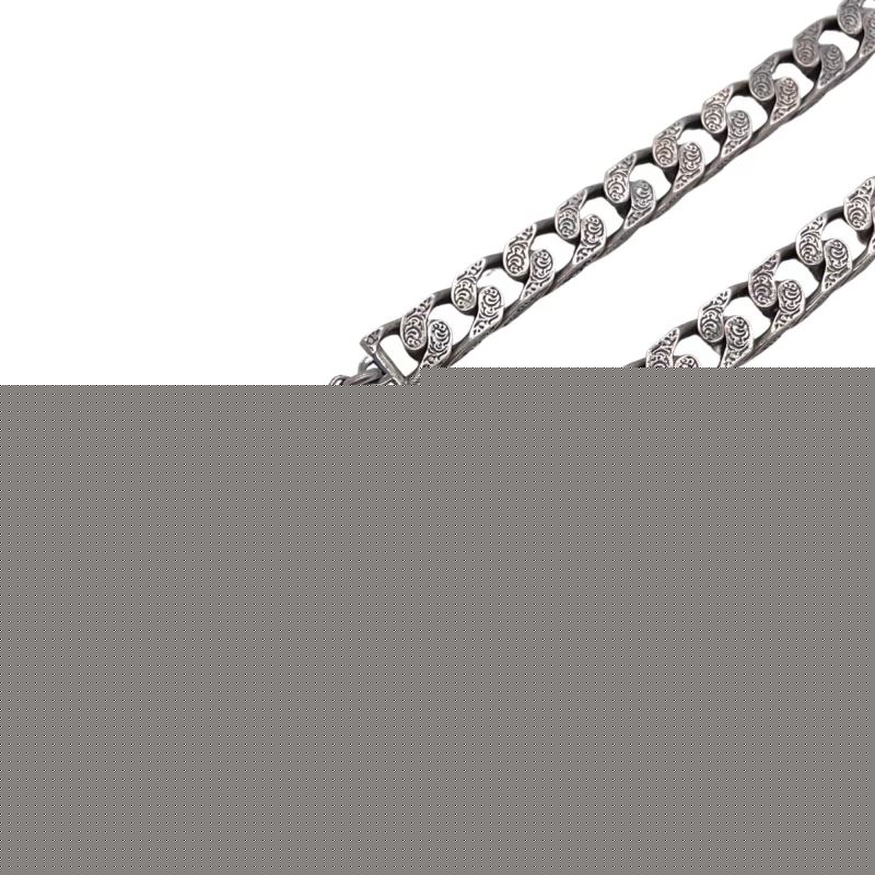 G*u*i bracelets